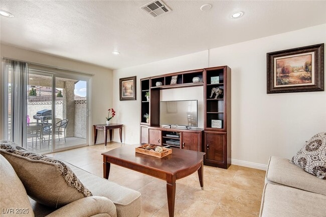 Building Photo - 8129 Spur Ct