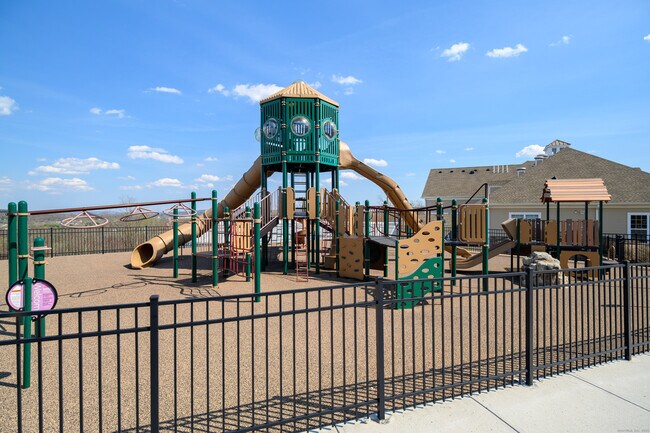 Building Photo - 8 Brentwood Cir