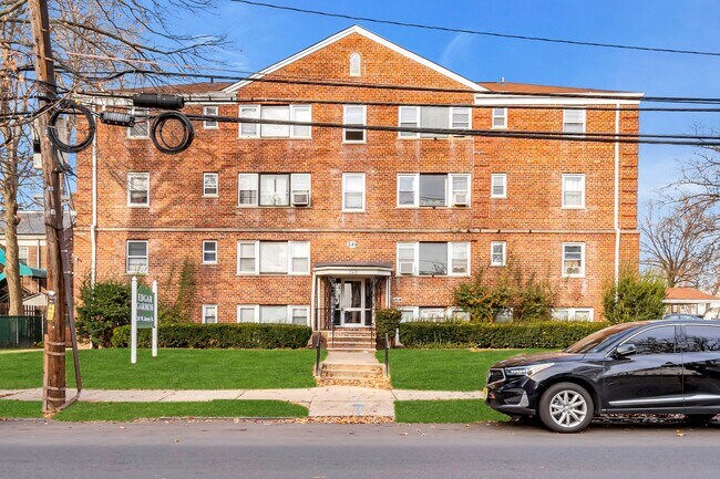 Building Photo - 249 W Jersey St