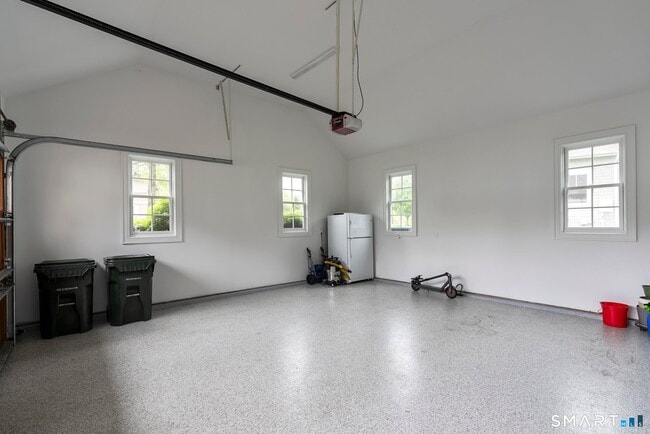 Building Photo - 9 Damia Dr