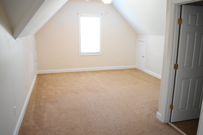 Building Photo - 1305 Wakefield Ct