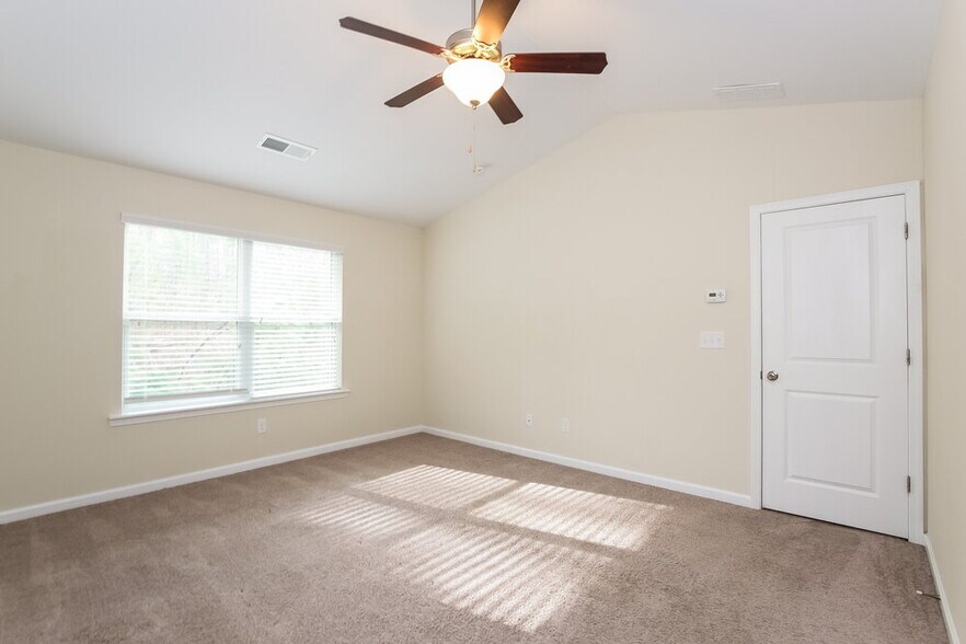 Building Photo - 374 Darbys Run Ct