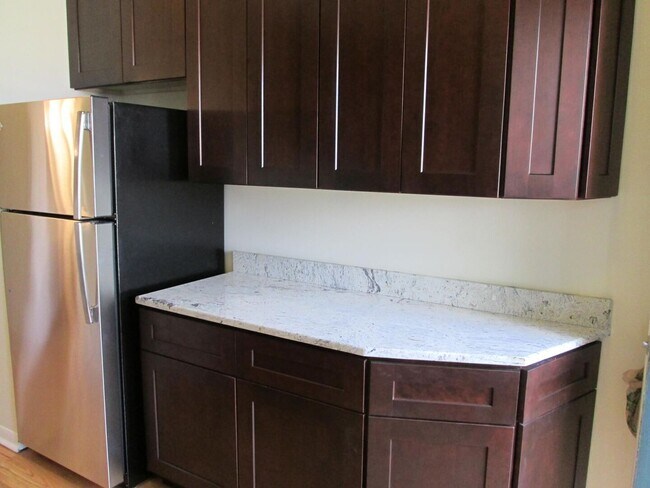 Building Photo - 1536 W Monroe St