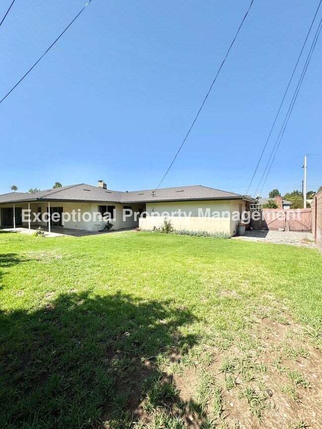Building Photo - Ready to move in 4 bedroom 3 bath home
