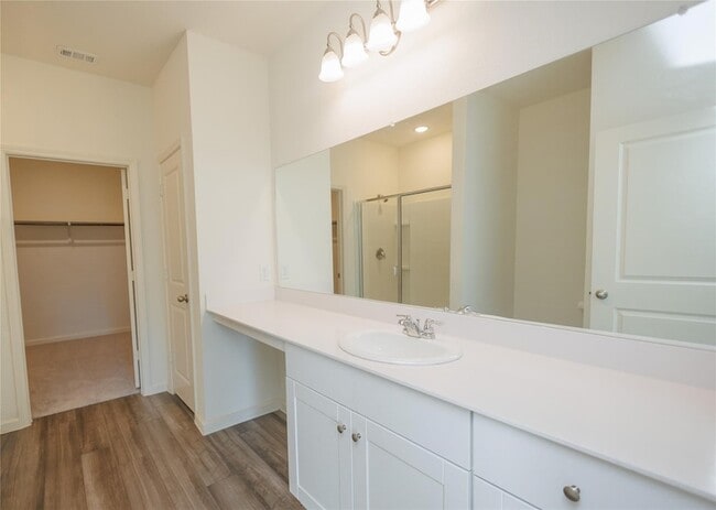 Building Photo - 713 Cedar Elm Dr