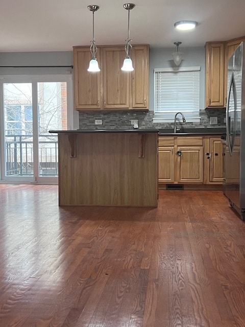 Building Photo - 7256 N Rogers Ave