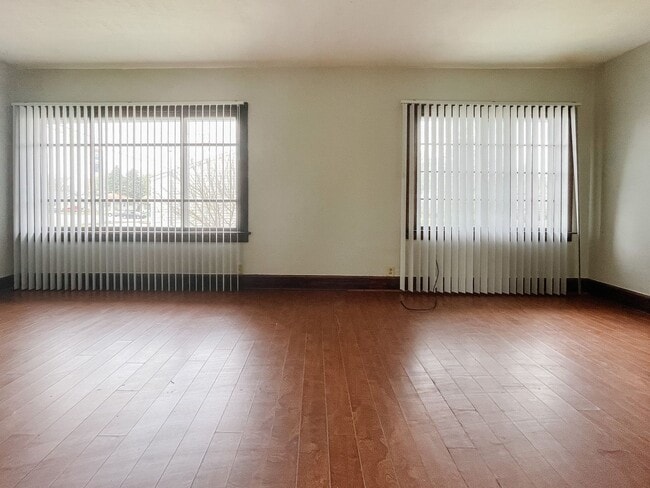 Building Photo - Pet-Friendly 2 Bedroom Home Near Downtown Muncie! W/D Hookups!