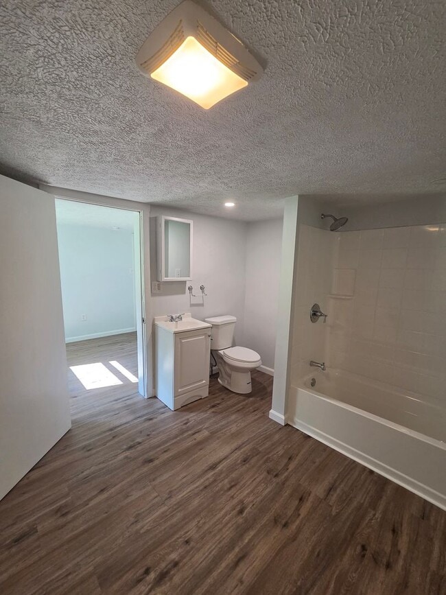 Building Photo - 2-Bedroom Wind Gap Home Available Now!