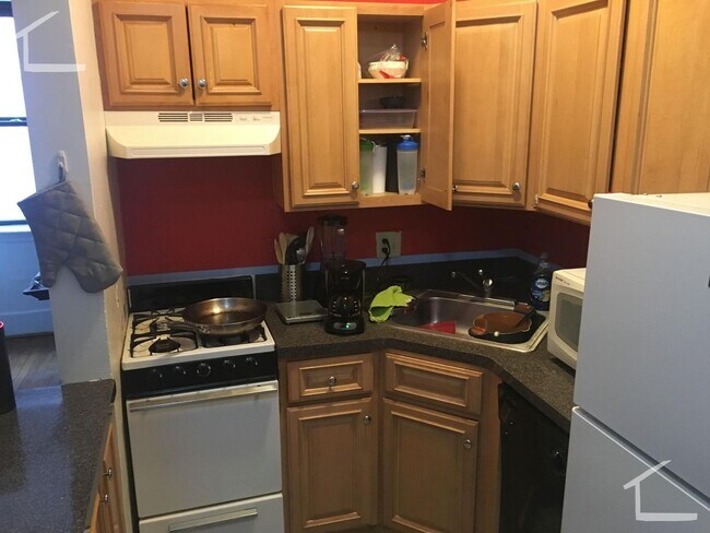 Building Photo - 1248 Commmonwealth Ave #3C Boston MA 02134