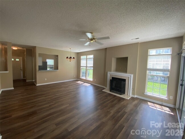 Building Photo - 5422 Waverly Lynn Ln