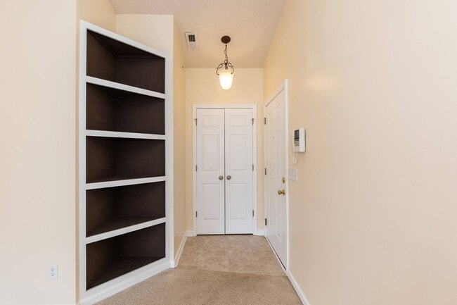 Building Photo - TWO BEDROOM HOME!