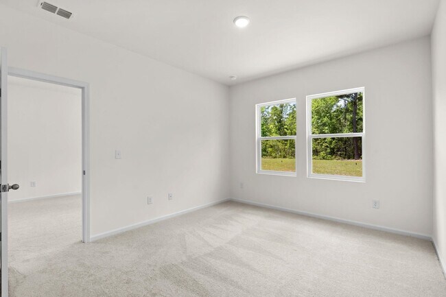 Building Photo - 450 Castillo Dr