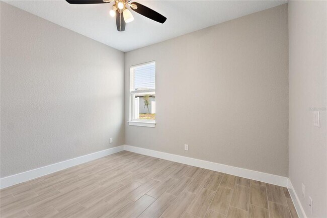 Building Photo - 302 Elderberry Ct