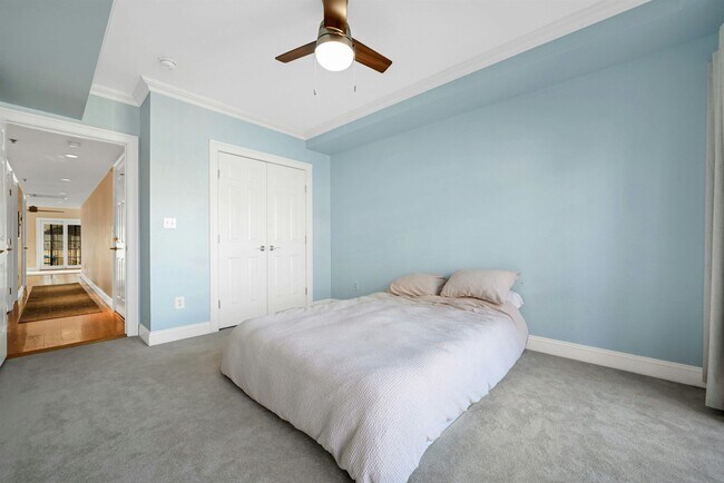 Building Photo - 64 Madison St