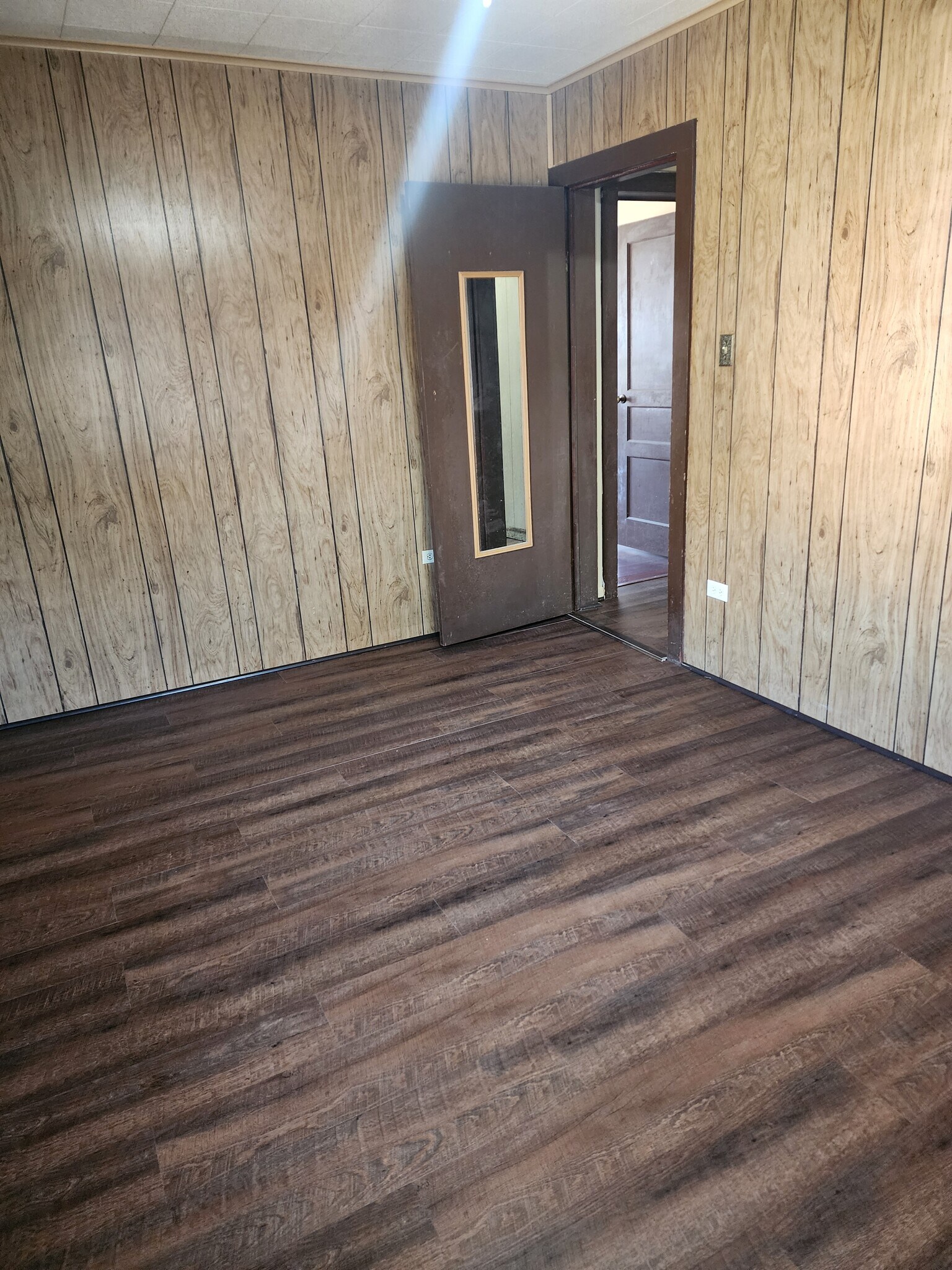 Bedroom 2 - 139 Colonial Avenue