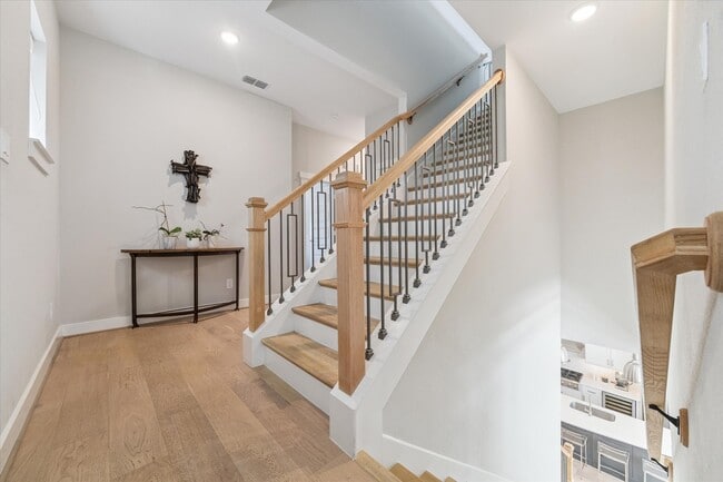 Building Photo - 6609 Basal Woods Way