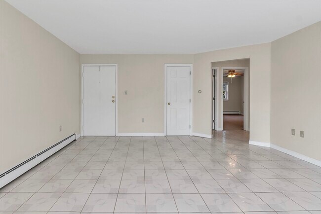 Building Photo - 35 Fernview Ave