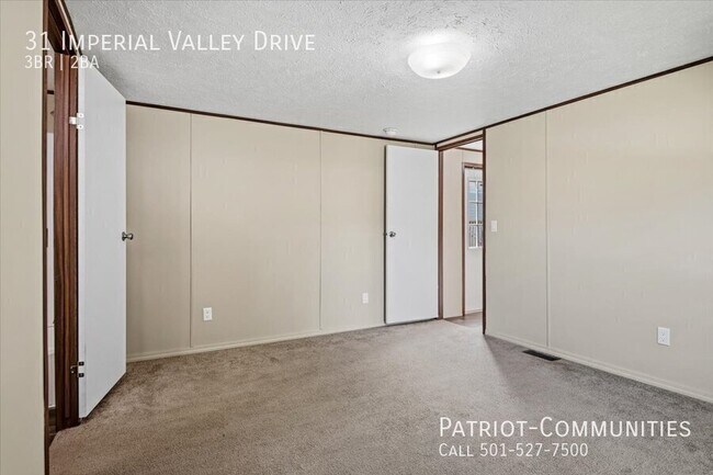 Building Photo - 31 Imperial Valley Dr