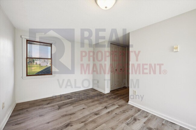 Building Photo - 6256 Wayland Rd