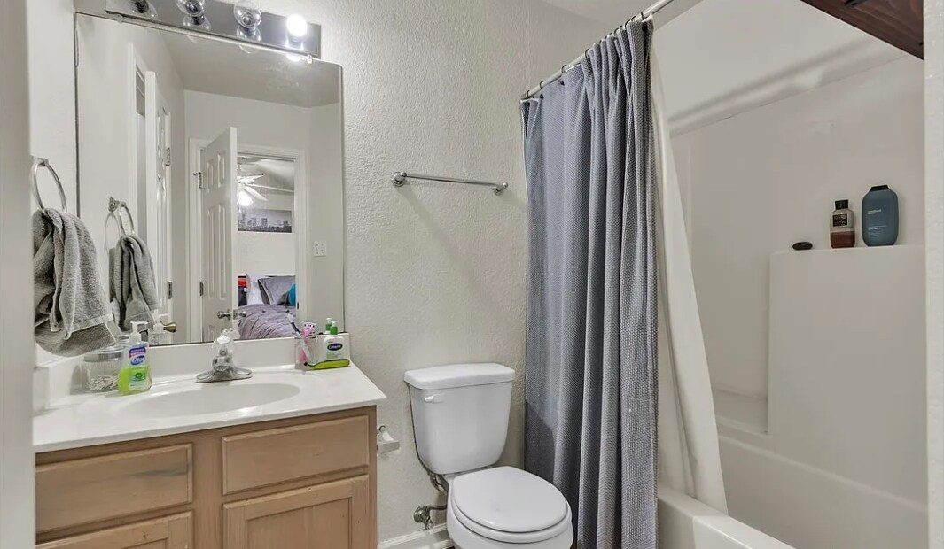 Building Photo - 897 Sagewood Trl