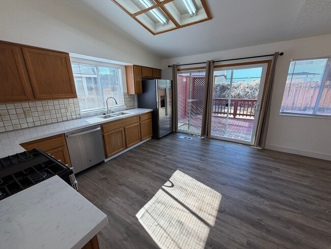 Building Photo - Cute 3 Bedroom Home in Sparks!