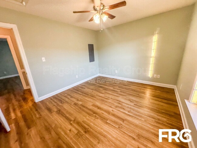 Building Photo - 1145 Nicklaus Dr