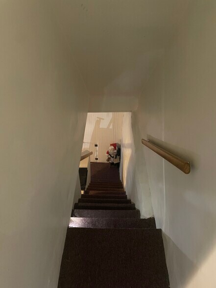 Building Photo - 108 Hasbrook Ave