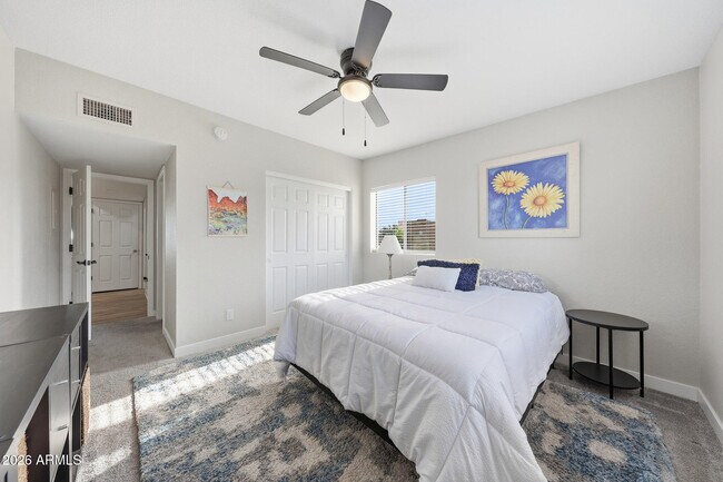 Building Photo - 16540 E Gunsight Dr