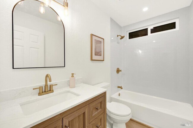 Building Photo - 6610 Oak Leaf Ct