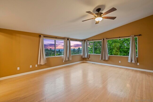 Building Photo - 6430 La Jolla Scenic S Dr