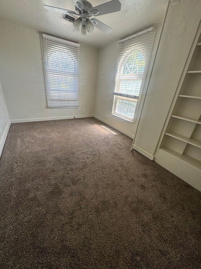 Building Photo - Beautiful 2 bedroom for rent in SLC!