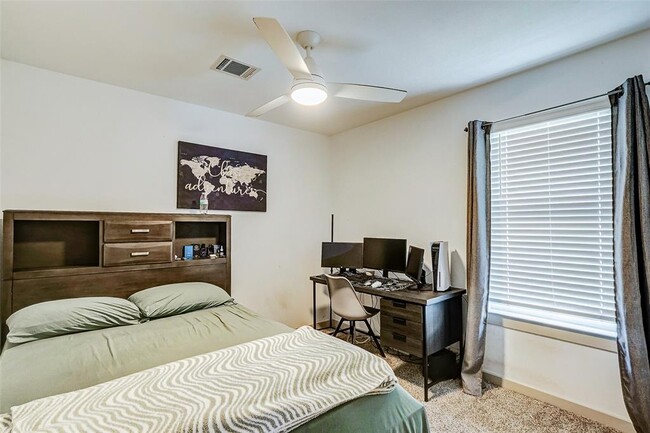 Building Photo - 7230-7230 Telford Holw Trl
