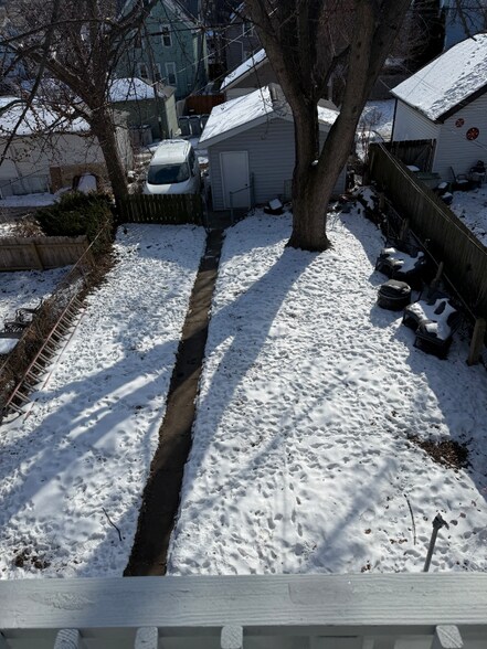 Building Photo - 547a E Dover St