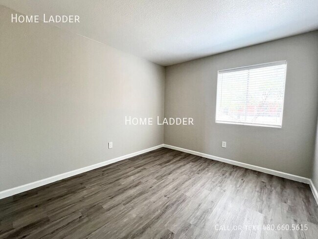 Building Photo - 4959 S Park Ave
