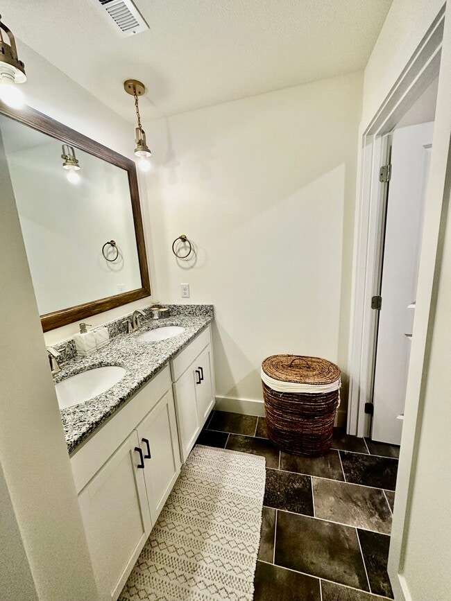 Building Photo - 273 Neals Landing Rd