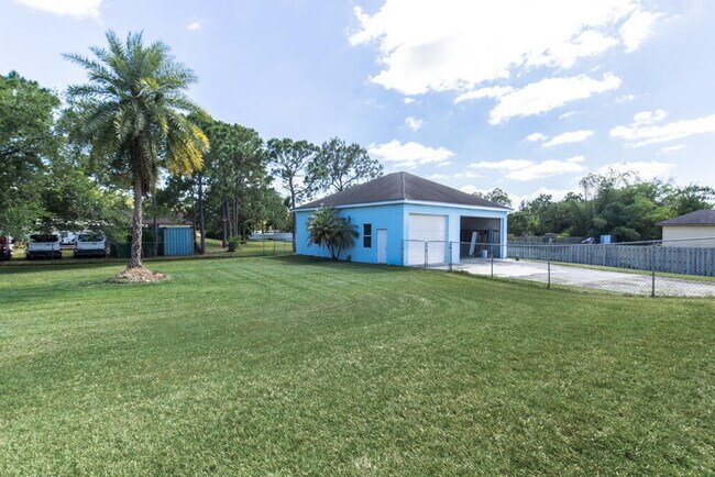 Building Photo - 15288 76th Rd N