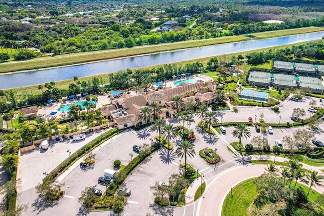 Building Photo - 114 Carmela Ct