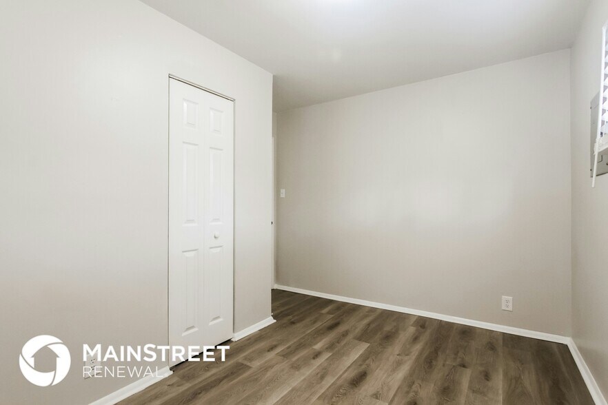 Building Photo - 1549 Nelson Ave