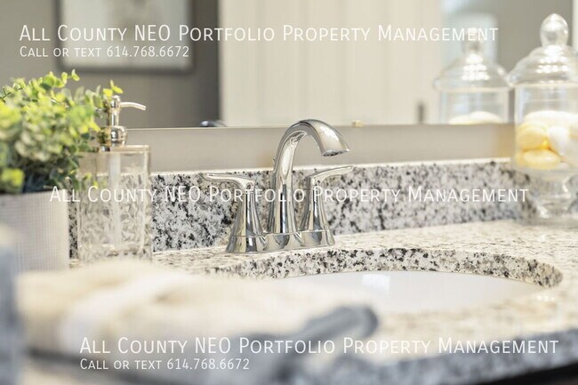 Building Photo - P1481 Channel Pl