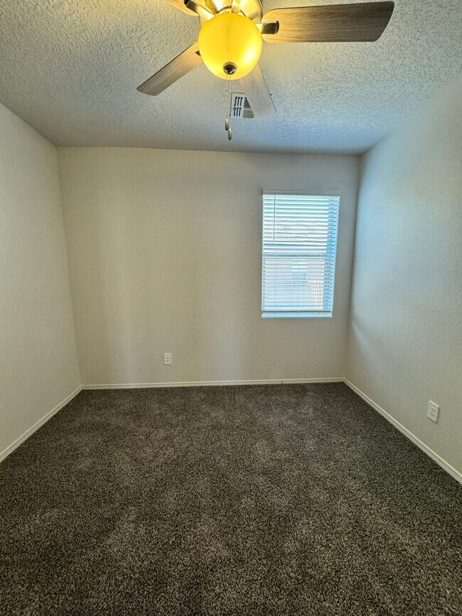 Building Photo - 771 Prairie Sage Ct SW
