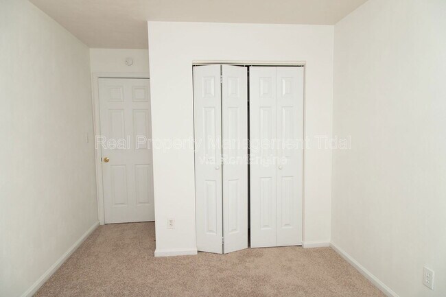 Building Photo - 3940 Horse Run Glen