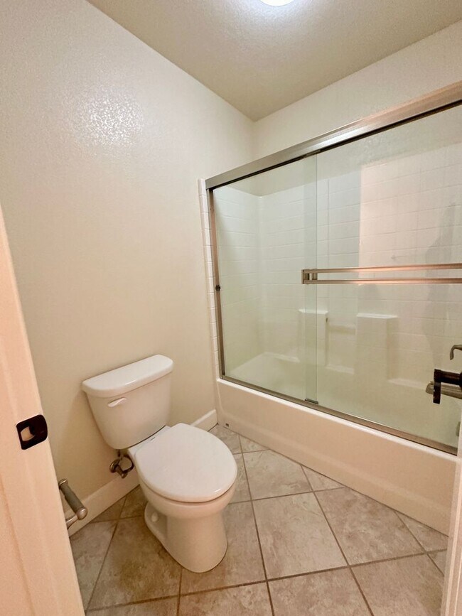 Building Photo - 1154 Galeria Cir
