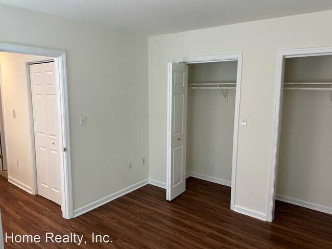 Building Photo - 2 br, 1.5 bath House - 1603 6th St. NW