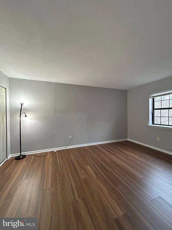 Building Photo - 3223 Valley Dr