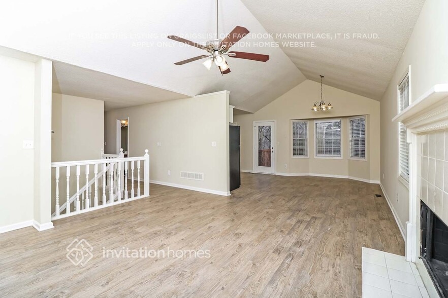 Building Photo - 1718 Independence Dr