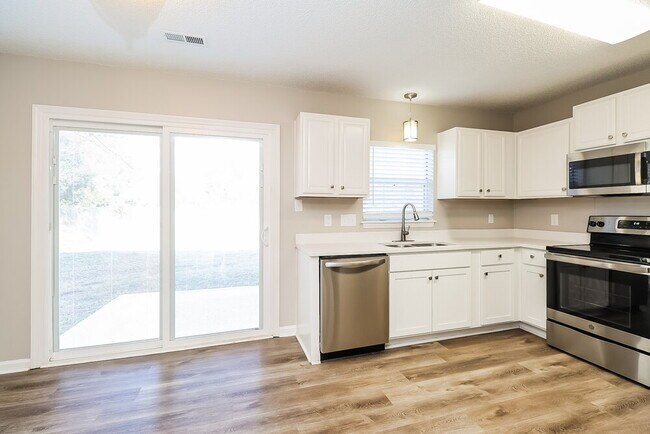 Building Photo - 9817 Ashley Farm Dr