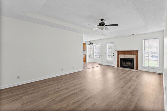 Building Photo - 409 Sandburg Dr