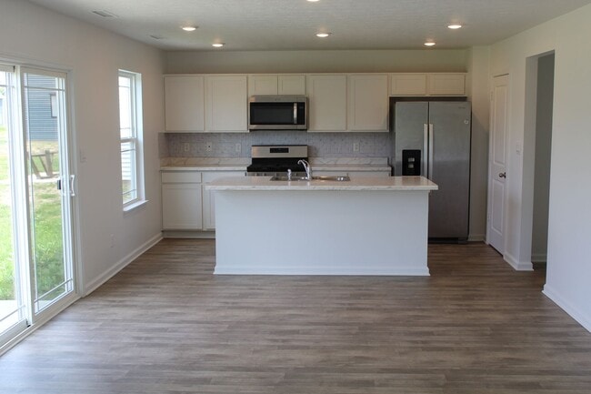 Building Photo - Now Available! Newer 4 BR Home in Decatur Schools!