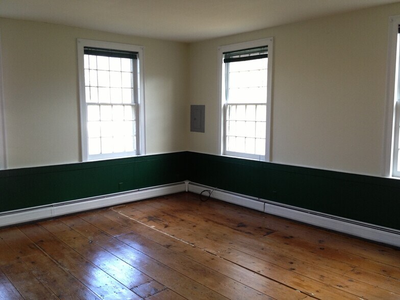 Building Photo - 79 Lower Creek Rd