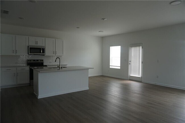 Building Photo - 6727 Armonia Dr